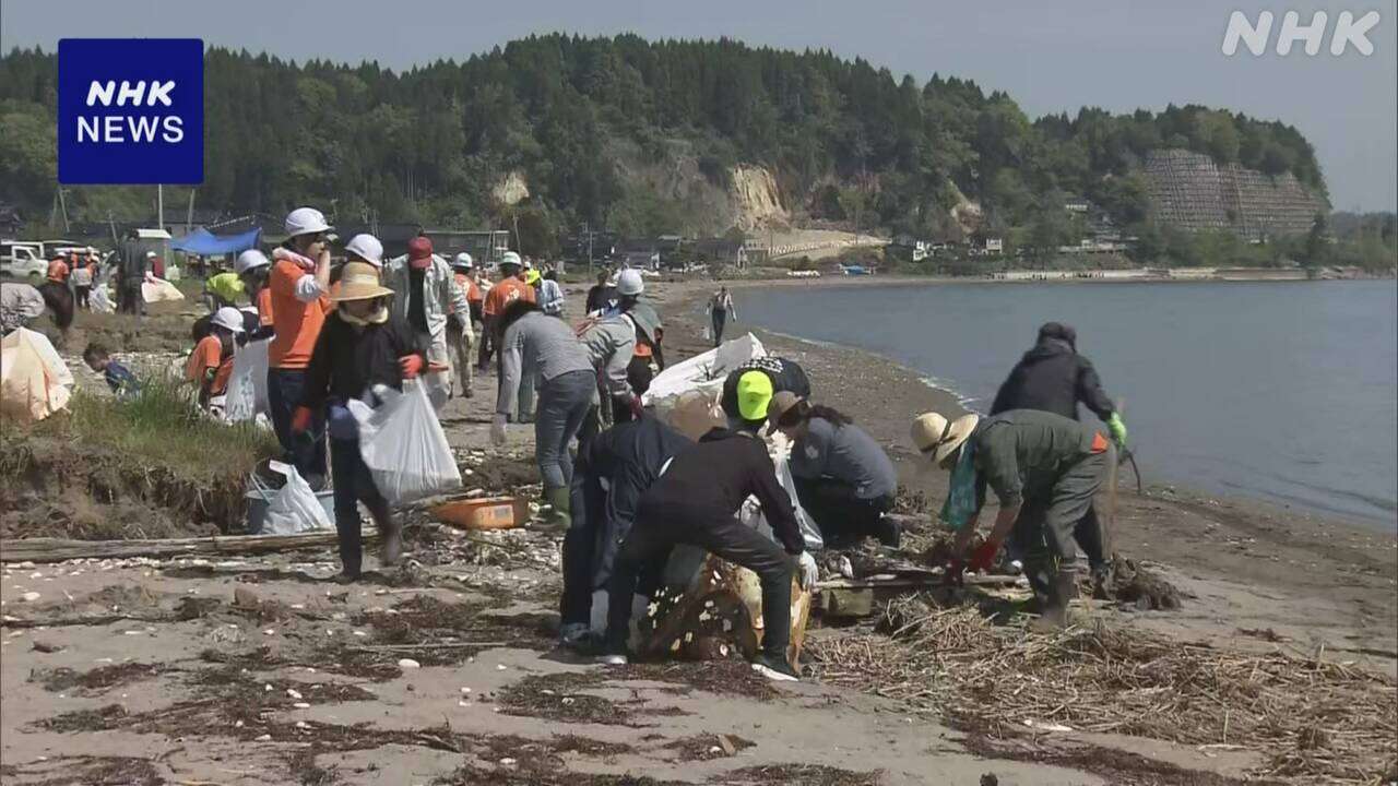 石川 珠洲 津波被害の海岸で学生ボランティアが住民と片づけ