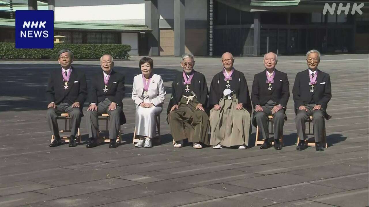 皇居で文化勲章の親授式 ちばてつやさんら7人に