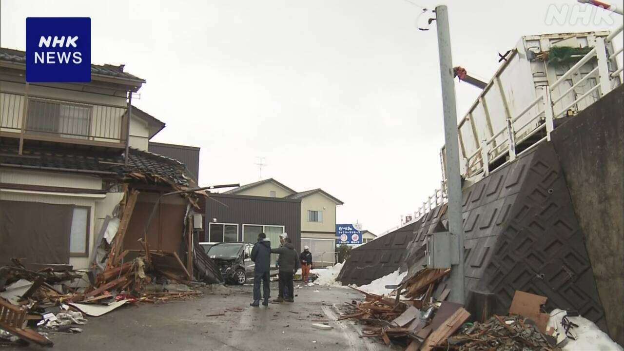 富山 滑川 大型トレーラーが住宅に突っ込む 運転手が軽いけが