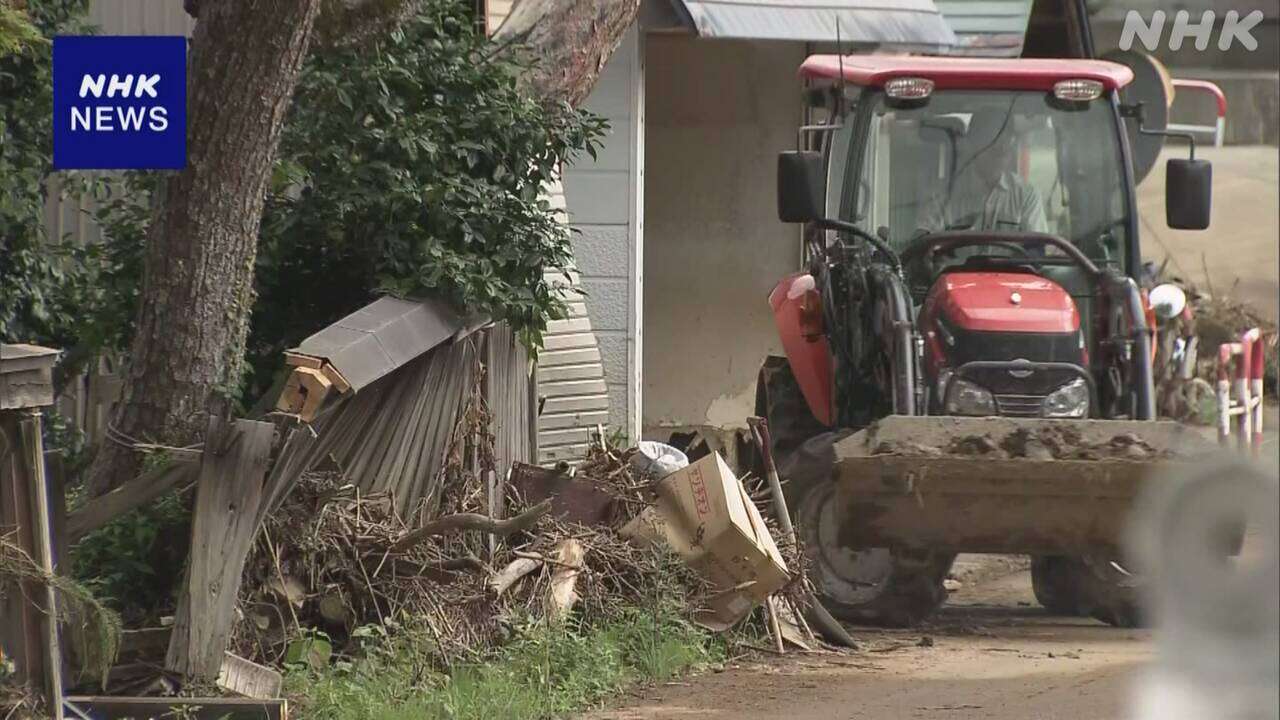 秋田 由利本荘 記録的大雨降り始め1週間 家具を運び出す作業