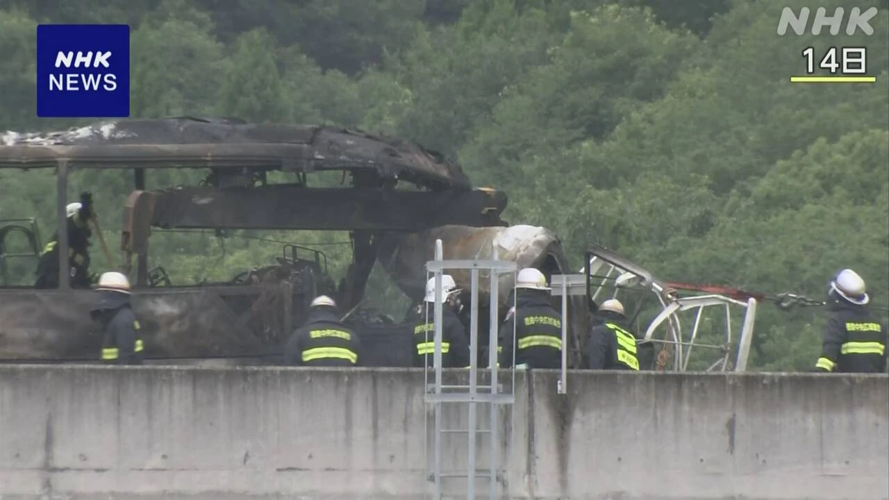 徳島道の衝突事故 死亡の2人 バス乗客とトラック運転手と確認