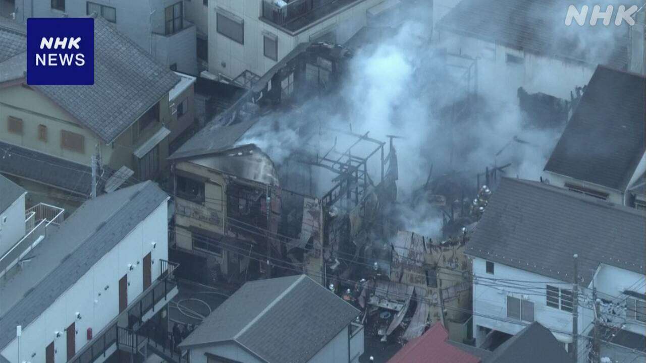 川崎 アパートで火事 40代から80代の男性3人が搬送