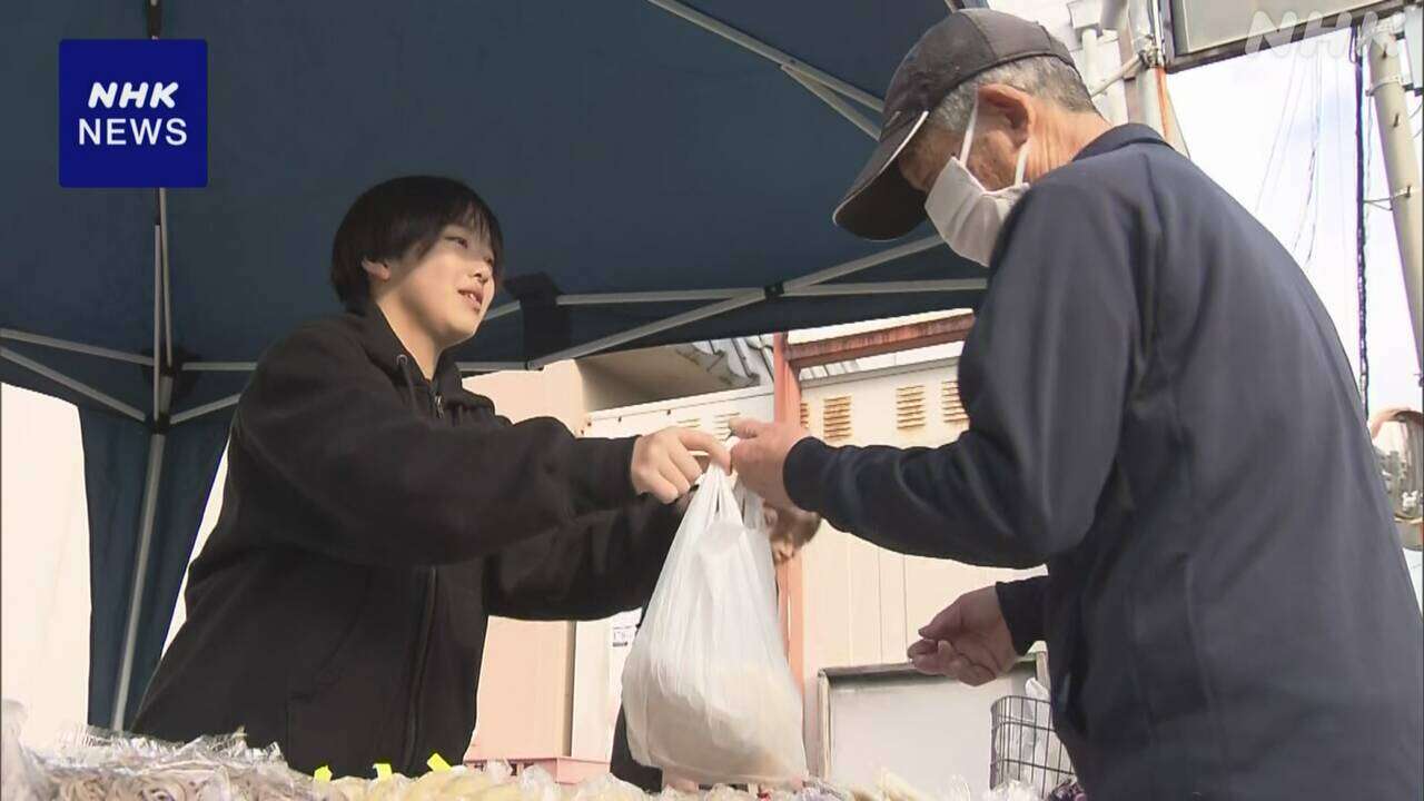 福岡 年越しそばを味わったり買い求めたりする人でにぎわう