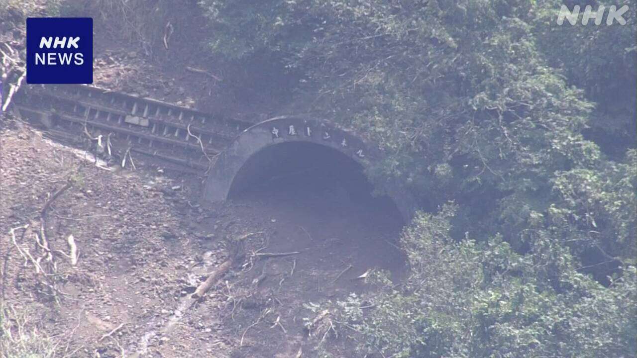 輪島 トンネル付近の土砂崩れ 斜面上部に元日の地震で崩れた跡