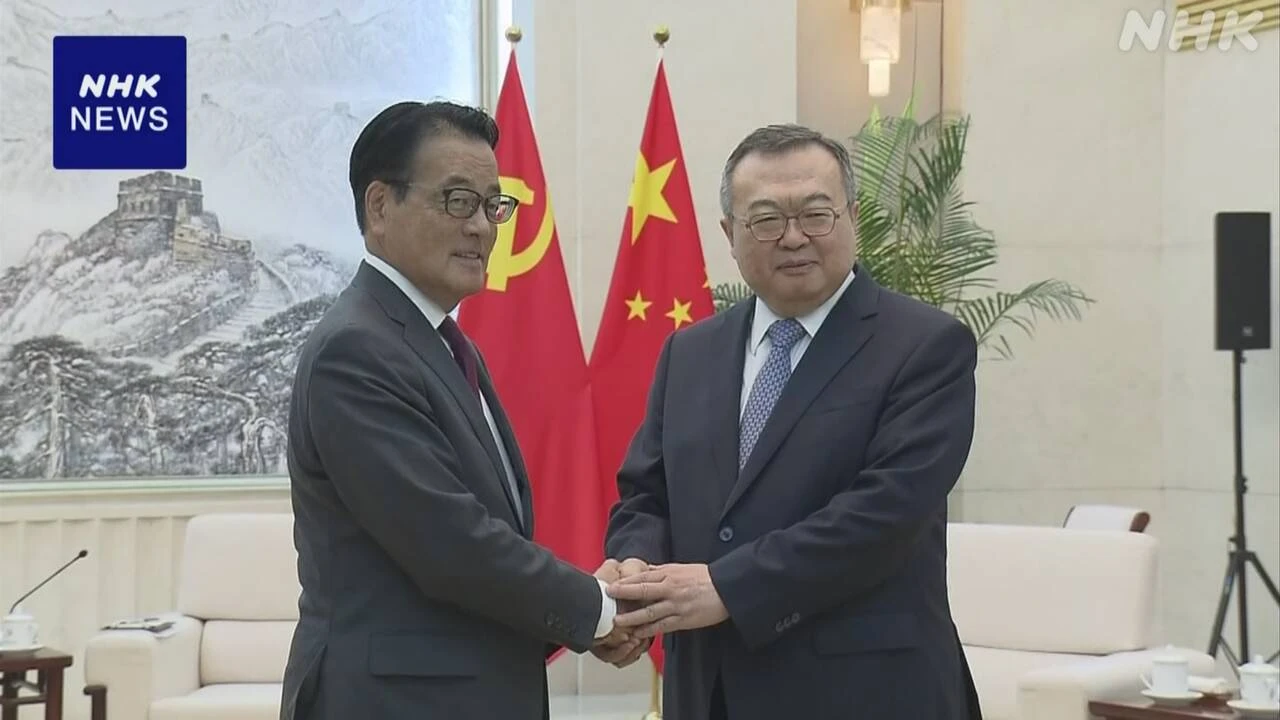 立民岡田幹事長 北京で中国共産党部長と会談 政党間交流で覚書
