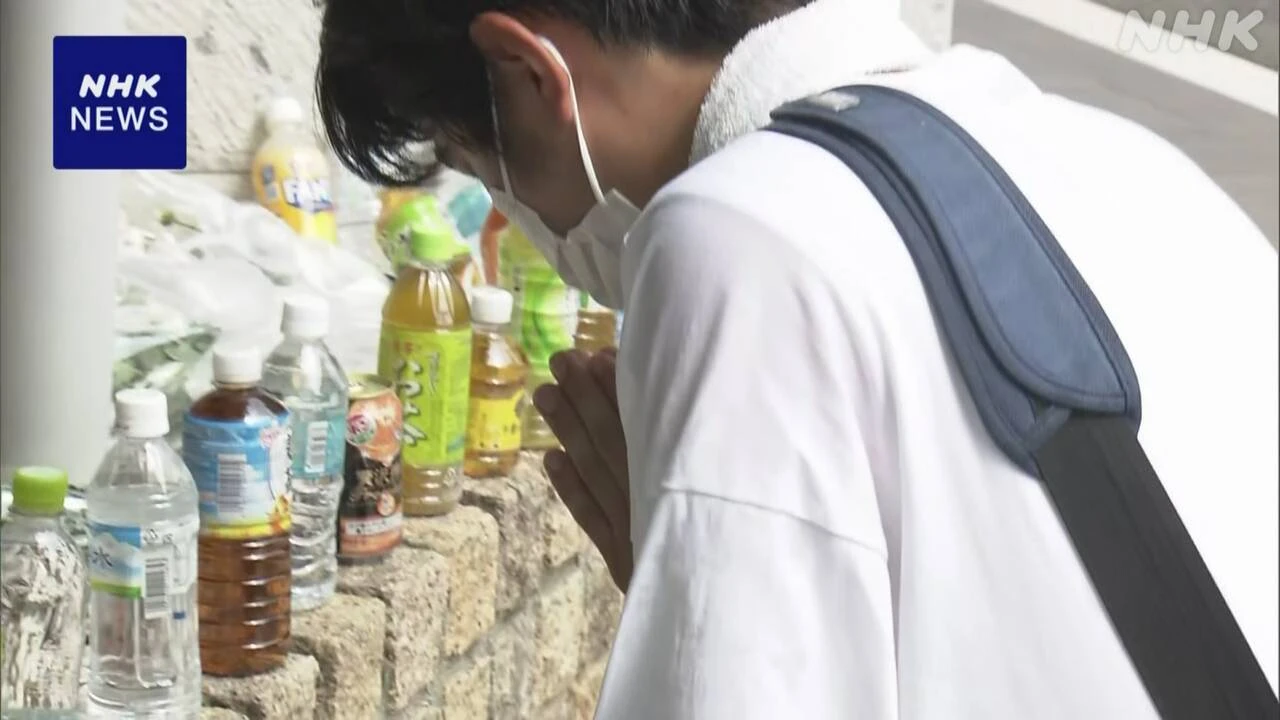 神戸 女性殺害事件 マンション入り口付近に花束など供えられる