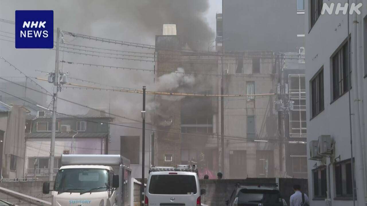 兵庫 姫路 複合ビルで火事 消火続く 1人病院に搬送 意識あり