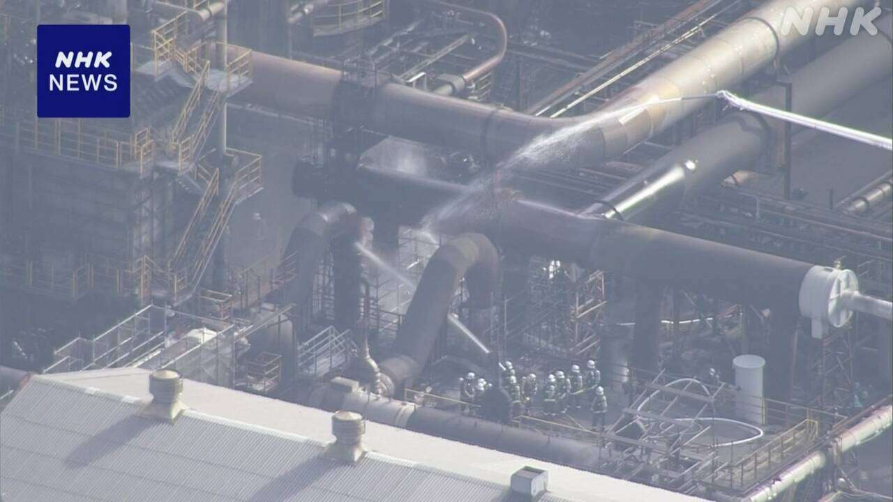 北九州 コークス生産工場で爆発 3人けが 消防が消火活動続ける