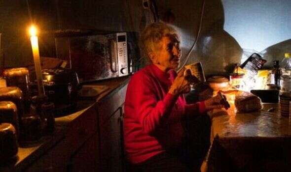 Ukrainian citizens help each other with vital supplies as Putin's blackouts spark chaos