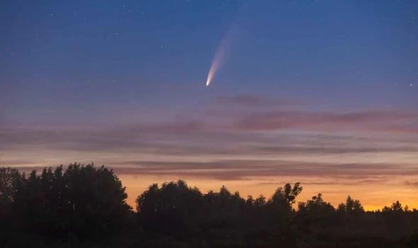 Stargazers thrilled as meteor lights up night sky - mysterious blue light and 'boom' felt