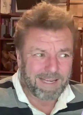 Martin Roberts suffers awkward exchange as Twitter user admits they don't know who he is