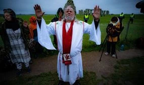 Summer solstice in pictures: LIVE snaps from Stonehenge 2021 today