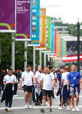 England fans threatened with ban if they sing anti-German song