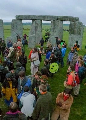 Solstice party at Stonehenge cut short after 100 ignored ban
