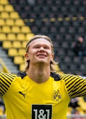 Chelsea shirt numbers Erling Haaland could wear after 'personal terms agreed'