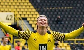 Chelsea 'make opening Erling Haaland transfer bid' which includes player swap