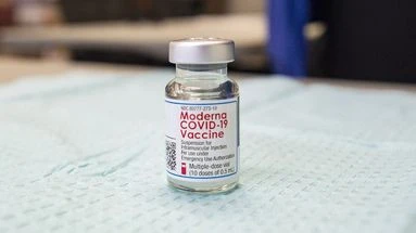 EN DIRECT - Covid-19 : Moderna a déposé des demandes d'autorisation pour son vaccin chez les adolescents