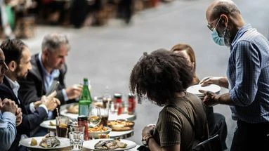 Il n'y aura pas de jauges pour les terrasses de moins de 10 tables, annonce le gouvernement
