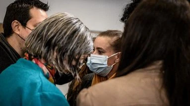 EN DIRECT - Condamnée à 4 ans de prison dont 3 avec sursis, Valérie Bacot va sortir libre de son procès