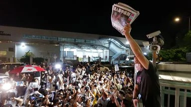 Fin du journal Apple Daily : les Hongkongais s'arrachent la dernière édition