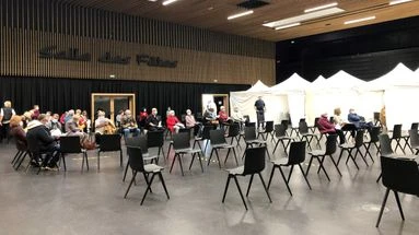 EN DIRECT - Centres de vaccination : l'Île-de-France va réduire la voilure d'un quart pendant l'été