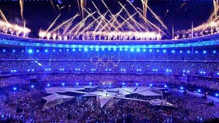 Saut de Tom Cruise, karaoké au Stade de France, show à Los Angeles... Les quinze séquences qui ont marqué la cérémonie de clôture des Jeux olympiques