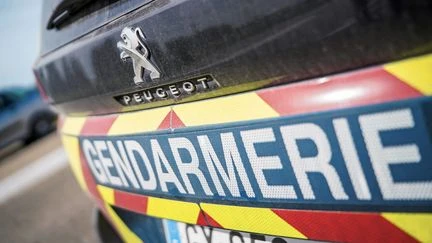 Une femme gravement blessée de plusieurs coups de couteau à son domicile en Isère, son mari suspecté