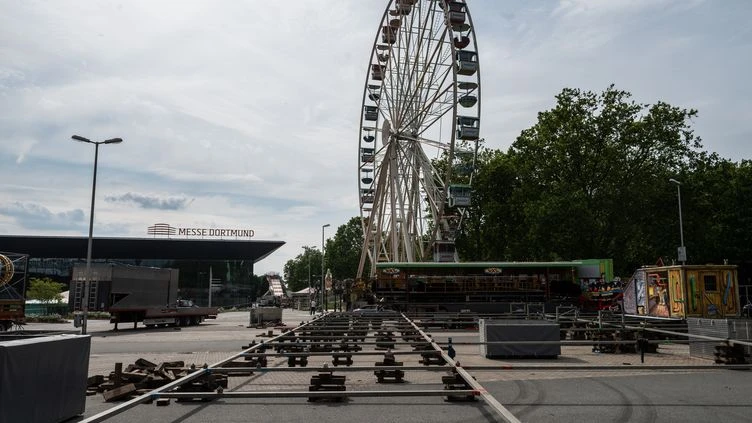 Mesures sanitaires : la réouverture des parcs d’attraction est-elle rentable ?