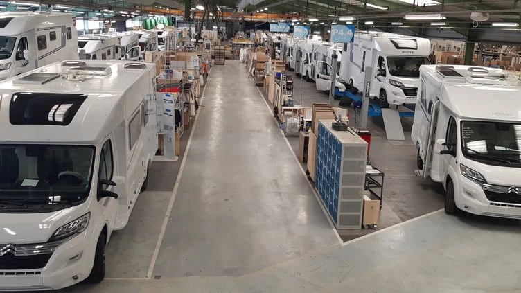 Les camping-cars et vans aménagés séduisent de plus en plus de Français : 