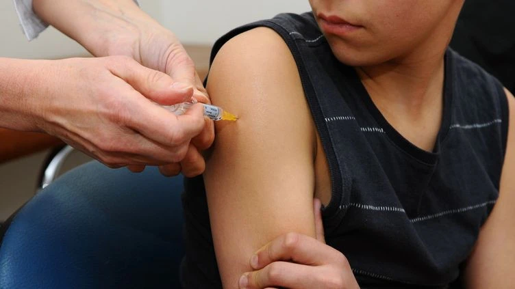 Covid-19 : la vaccination ouverte aux 12-17 ans