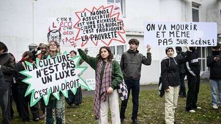 Budget de la culture : manifestation à Nantes contre les coupes drastiques voulues par la présidente de la Région Pays de la Loire