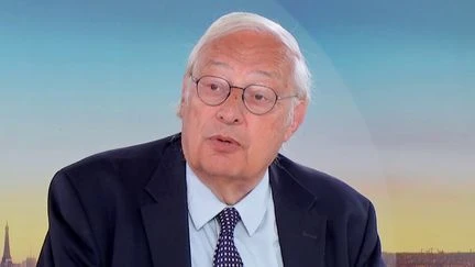 Donald Trump : “Là, le populisme ne fonctionne plus” réagit l’expert en relations internationales Bertrand Badie à propos de la baisse de popularité du président des États-Unis.