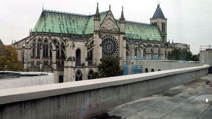 Basilique de Saint-Denis : pose de la première pierre de la nouvelle flèche