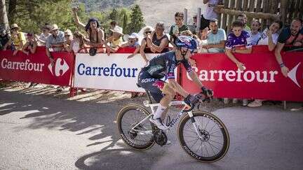 Vuelta 2024 : retour en moyenne montagne pour les coureurs, nouvelle occasion de grapiller du temps pour Primoz Roglic... Suivez la 11e étape