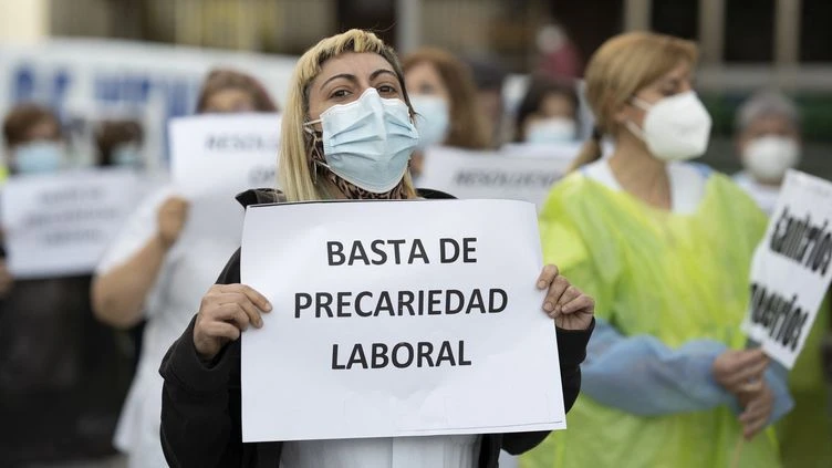 Covid-19 : depuis le début de la crise qu'ont obtenu les personnels de santé en Espagne, en Allemagne et au Brésil
