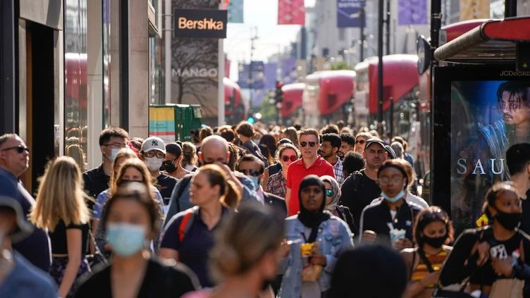 Royaume-Uni : comment le variant Delta a perturbé (et reporté) le déconfinement