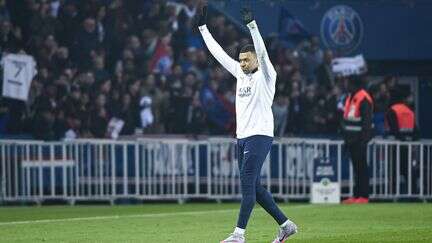 Football : Kylian Mbappé officialise son départ du PSG, sans révéler le nom de son prochain club