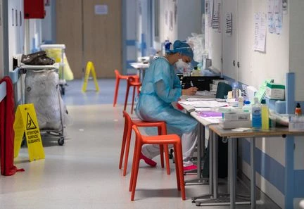 Covid-19 : quatre ans après, les hôpitaux français ont retrouvé 