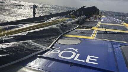 Vendée Globe : à 2 500 milles de l'arrivée, Arnaud Boissières démâte au large du Cap-Vert, son bateau 