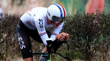 Giro 2025 : Joshua Tarling remporte la 2e étape, Primoz Roglic profite du contre-la-montre pour récupérer le maillot rose