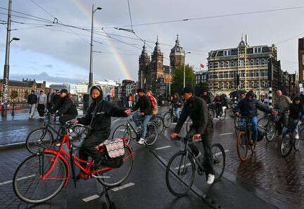 Transports : Amsterdam veut installer un boîtier sur les vélos électriques pour limiter automatiquement leur vitesse