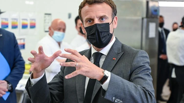 Emmanuel Macron giflé : cinq questions sur l'agression subie par le président de la République