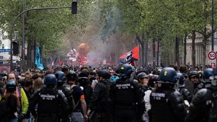 Playlist de manif, dissolutions d'antifas et d'identitaires, muguet pas écolo : ça dit quoi ce 1er mai ?
