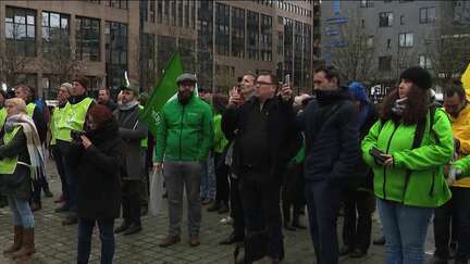 Eurozapping : les agriculteurs manifestent contre l’accord du Mercosur à Bruxelles