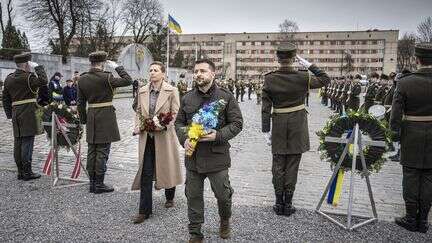 Guerre en Ukraine : les pays scandinaves continuent leur soutien militaire tandis que le Japon pense à l'après-guerre.