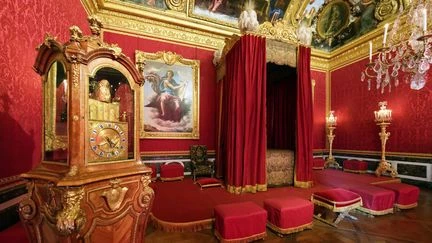 La face cachée du château de Versailles : les 156 horloges