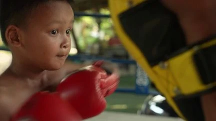 Thaïlande : les enfants n'échappent pas au business des compétitions de muay-thaï