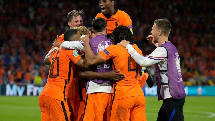 Euro 2021 – Pays-Bas-Ukraine : Dumfries déterminant, Wijnaldum omniprésent, Yaremchuk renversant... le tops/flops du match