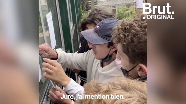 La joie des lycéens fraîchement diplômés du bac