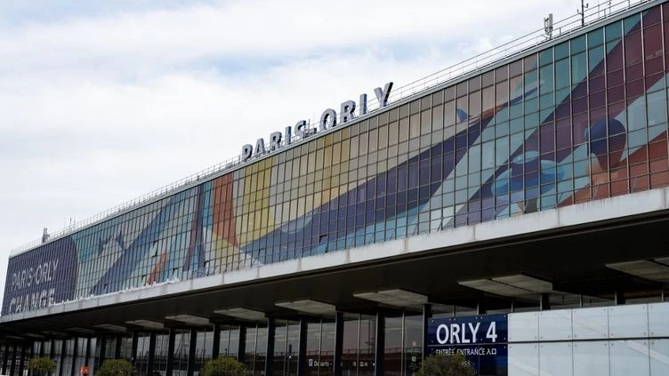 Aéroports de Paris : les syndicats appellent à la grève du 1er au 5 juillet pour protester contre des baisses de salaire